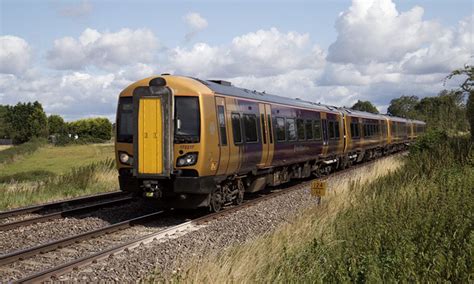 West Midlands Trains and Porterbrook sign agreement to improve reliability