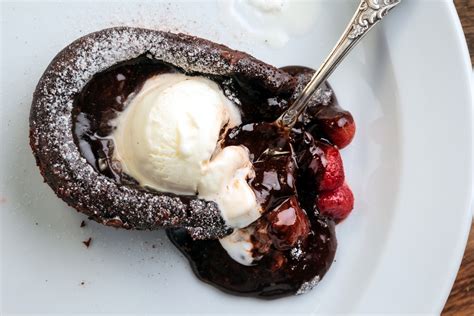 Chocolate Lava Cake - Kosher.com