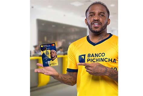 Banco Pichincha presenta la Tarjeta de Débito del 10 edición limitada