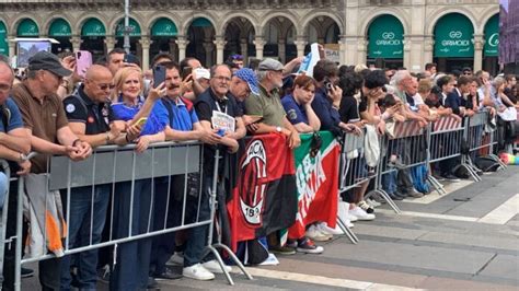 Silvio Berlusconi Conclusi I Funerali Di Stato A Milano Cori E