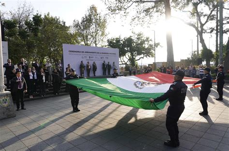 Encabeza Cge Ceremonia De Arriamiento De Bandera Nacional