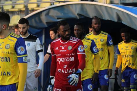 N J Galerie Le Fcg Enchaine Domicile Contre Pontarlier