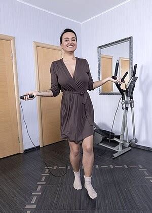 Wearehairy Ramira Goldenfeet Brunette Hustler Beauty Xxx Porn Pics