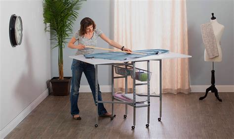 6 Best Fabric Cutting Tables – Reviewed and Rated (Nov. 2020)