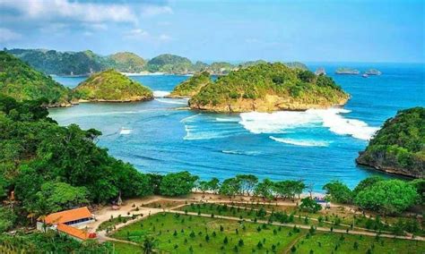 Pantai Teluk Asmara Pantai Indah Dengan View Alam Yang Memesona Di