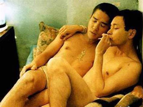 Sao nam đua nhau nude