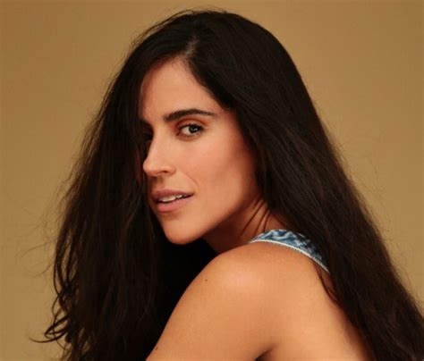 Átila se revela gay enrustido e mantém um caso Marcelo em Beleza Fatal