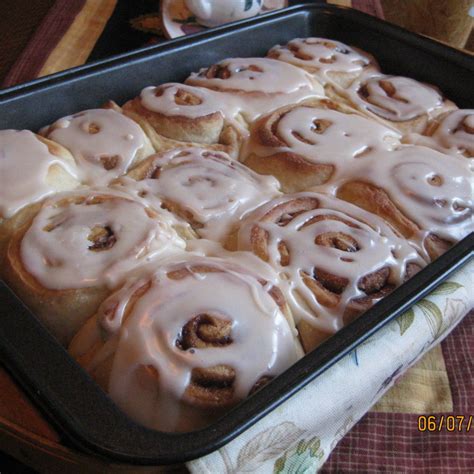 Breadmaker Cinnamon Buns | Recipe | Bread maker recipes, Cinnamon buns ...