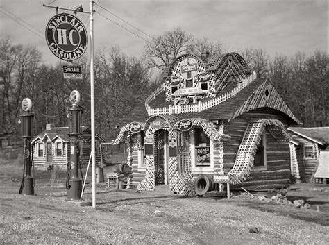 Shannon County, MO : tourist attraction gas station and cabins, Feb ...