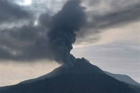 Pvmbg Tiga Gunung Api Di Ntt Berstatus Waspada Mentari Sumatera