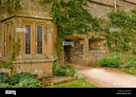 The gardens, Haddon Hall, Bakewell, Derbyshire Stock Photo - Alamy