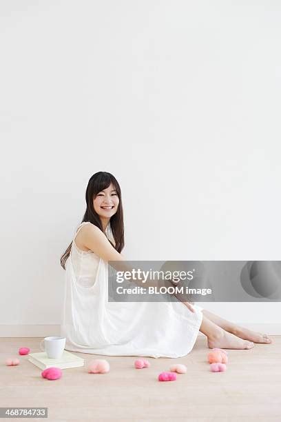 67010 Woman Sitting Dress Stock Photos High Res Pictures And Images