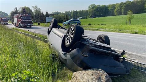 Wagen Landet Auf Dem Dach Wertheranerin Bei Unfall Schwer Verletzt