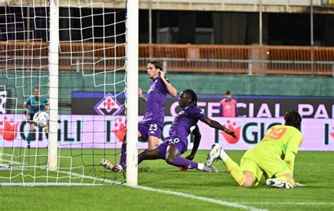 Serie A Fiorentina Roma Viola Destroy Sorry Giallorossi