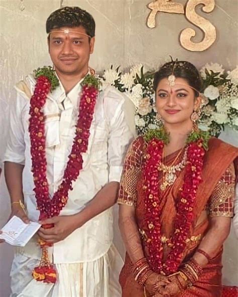 Tamil Actress Anandhis Wedding