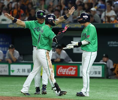 【ヤクルト】西川遥輝、移籍後初となる1号3ラン 208打席目で待望の1発 プロ野球写真ニュース 日刊スポーツ