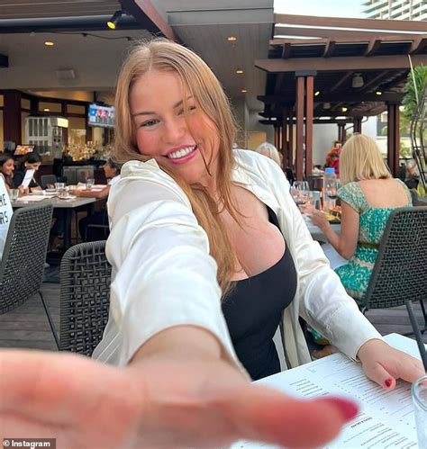 Summer Warne Flaunts Her Figure In Tiny Bikini Top In Hawaii And Older Sister Brooke Has