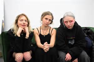 Maskavas Tiesa Aizmuguriski Noties Pussy Riot Dal Bnieces