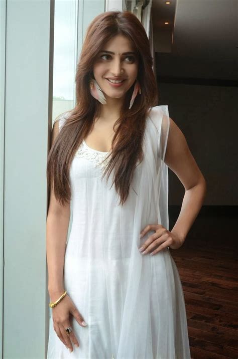 Actress Images Wallpapers Stills Sruthi Hassan Hot In Saree Sruthi Hassan Hot Boob