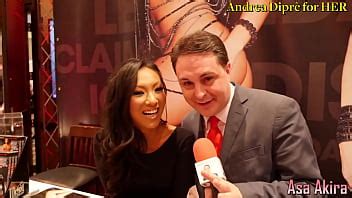 Porn meeting between Asa Akira and Andrea Diprè XNXX