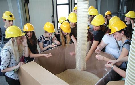 Scuola Novamont Pi Di Studenti In Visita Nello Stabilimento