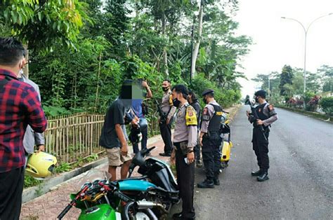 Polres Kuningan Bubarkan Aksi Balap Liar Di Sejumlah Titik