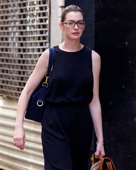 Anne Hathaway 20 Glasses Wearing Celebrities Who Rule