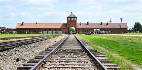 Auschwitz II Birkenau Auschwitz Zdobądź bilety GetYourGuide