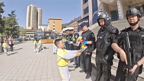 幼儿园萌娃进警营 零距离体验“警”彩生活 中国文明网·宝鸡