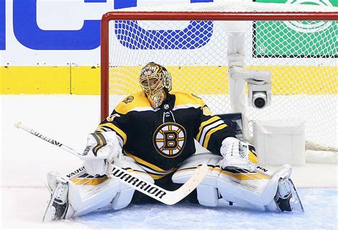 Bruins lose to Lightning, stay winless in round-robin stage