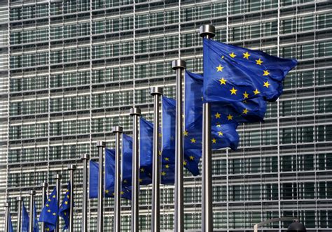 inflacao na zona  euro segue alta mas perde forca em novembro