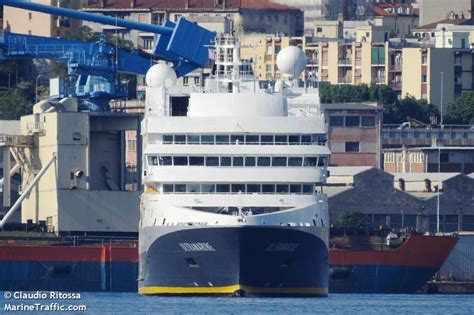 ULTRAMARINE Ship Photos | AIS MarineTraffic