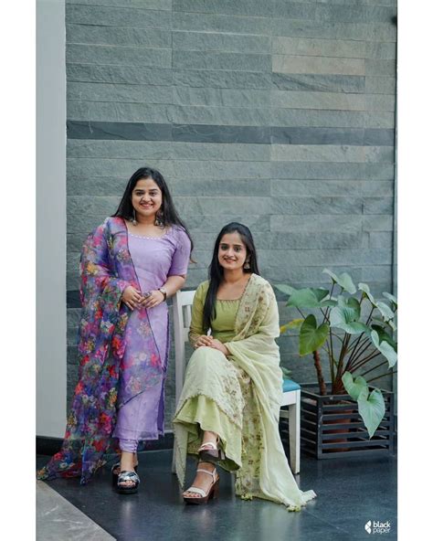 Santhwanam Serial Fame Actress Gopika Anil And Sister Keerthana Anil Photos മോഹൻലാലിന്റെ