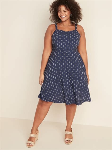 Best Plus Size Dresses From Old Navy | POPSUGAR Fashion UK