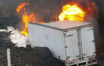 Fallecen Personas Por Incendio De Tractocami N En Michoac N