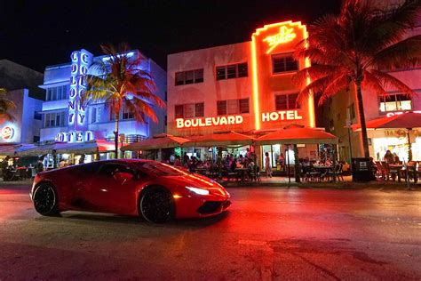 Nightlife On The Strip Beach At Night Ocean Drive Miami Miami Beach