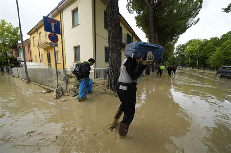 Fango Muffe E Batteri Allarme Sanitario In Emilia Romagna Dopo L