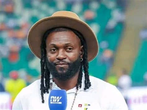 La Star Togolaise Sh Yi Emmanuel Adebayor Un Ambassadeur De