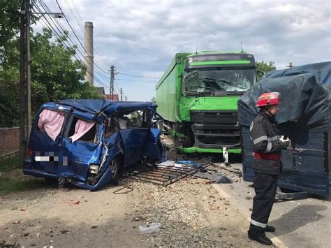 Update Foto Impact Ntre Un Tir I Un Autoturism Pe Dn N Cluj