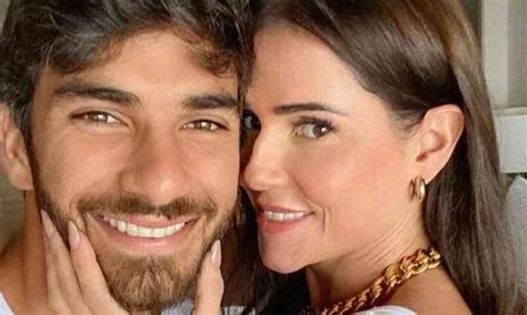 Após nove anos chega ao fim o casamento de Deborah Secco e Hugo Moura