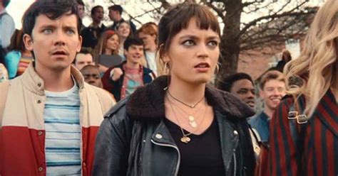 Xem phim Sex Education tôi ngỡ ngàng nhận ra mình suýt dạy con trai thành kẻ phản diện