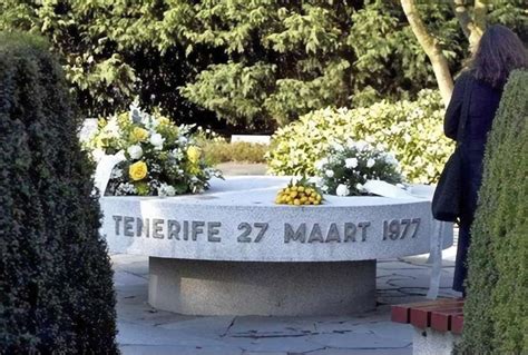 Tenerife Airport Disaster: 45 Years Ago Today - Mentour Pilot