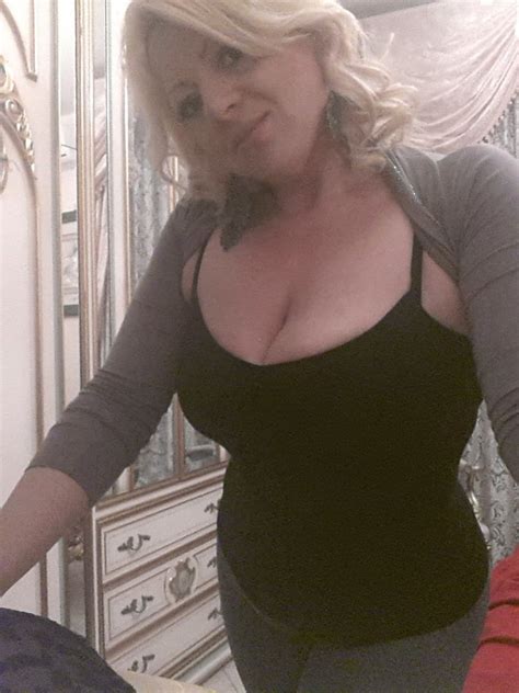 Laura Milf Romanian Porn Pictures Xxx Photos Sex Images Pictoa