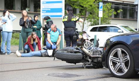 Motorrijder Gewond Na Aanrijding Met Personenauto Op De Werf Den Haag