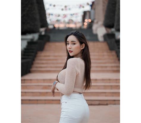 Hot girl lấy khăn làm áo vòng 1 p hồn t hực lấp ló làm dân tình khó rời mắt Người đẹp Việt