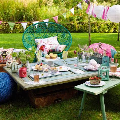 Top Picnic Ideas For Summer Green Decor Decor Garden Picnic