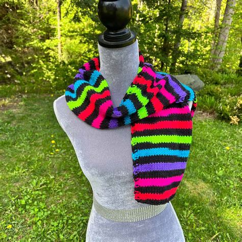 How To Knit Short Neon Stripes Scarf Tutorials The Crochet Crowd