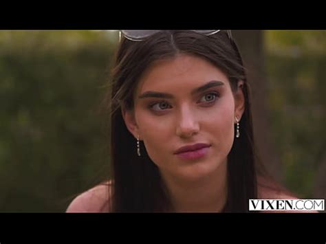 VIXEN La tímida morena Stefany pierde todo el control con Alberto XVIDEOS