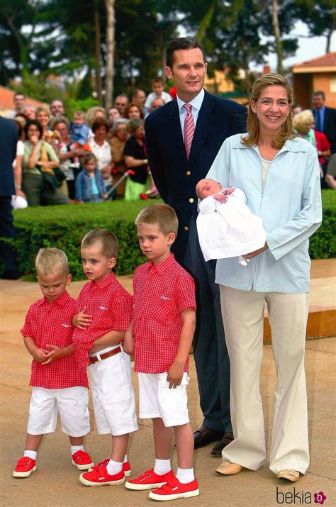 La Infanta Cristina E I Aki Urdangarin Con Sus Hijos En La Presentaci N