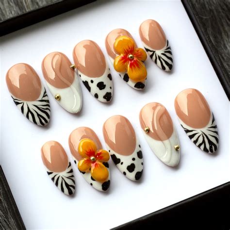 French Tips Nude Colour Press On Nails Sunset Pasture Fake Nails D Flower Ombr With Cow